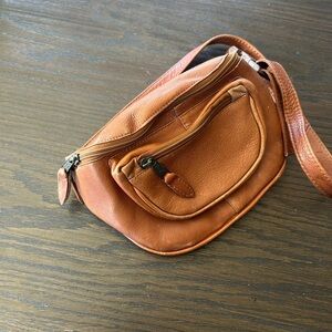 Elegant Tan Leather‎ Travel Bag